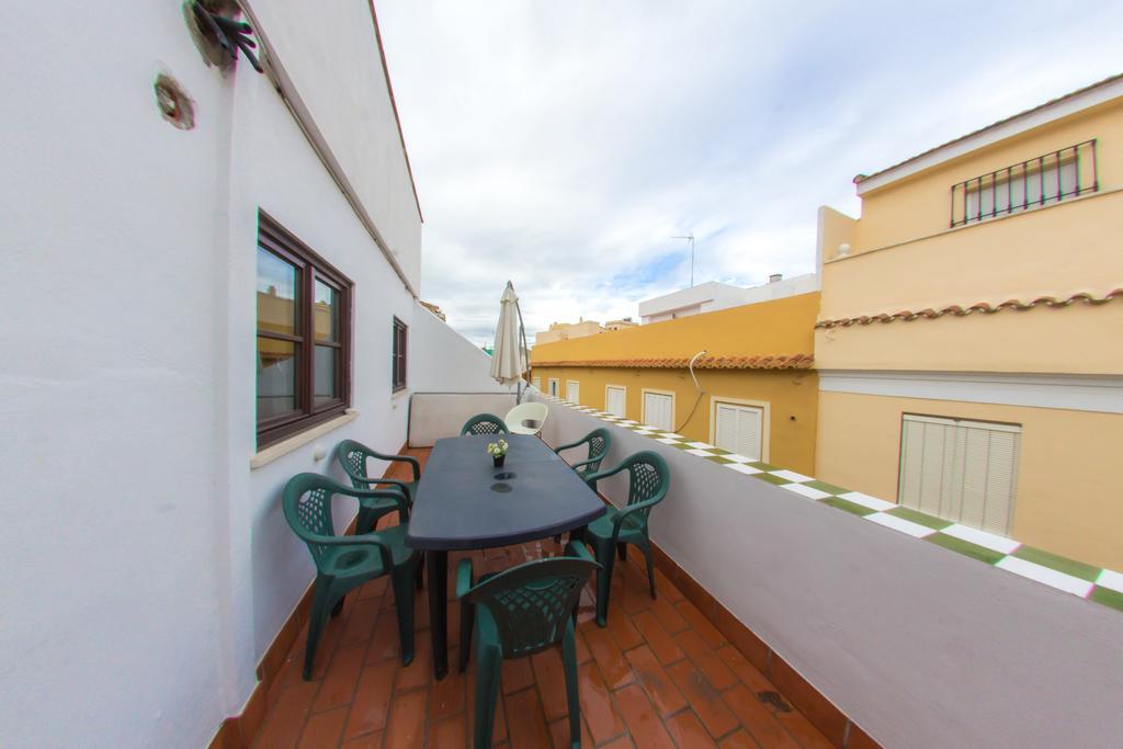 Apartment Galeria De Pintores Vivos