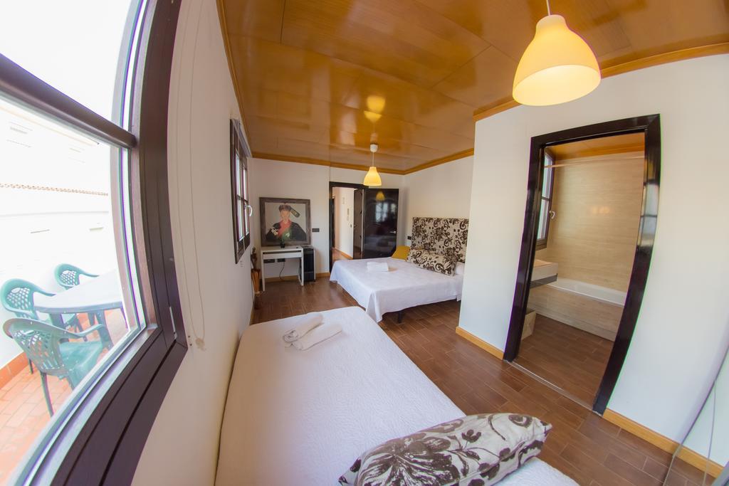Apartment Galeria De Pintores Vivos *